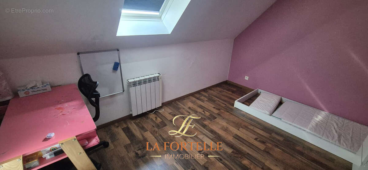Maison à FRENEUSE