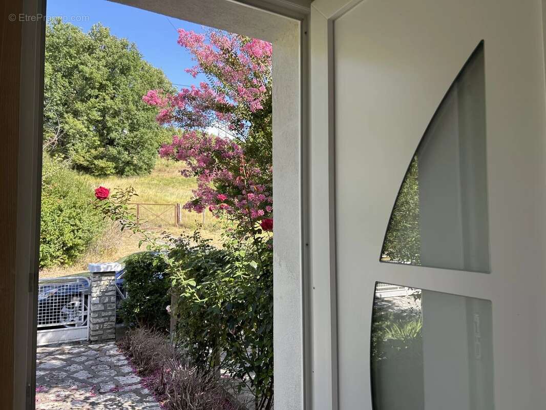 Charmante maison de village avec 2 chambres à Chalais - photo 5