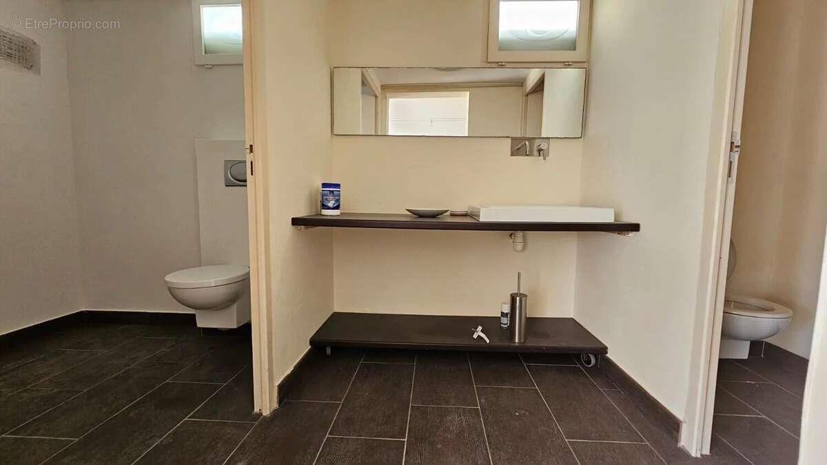 Commerce à GRUISSAN