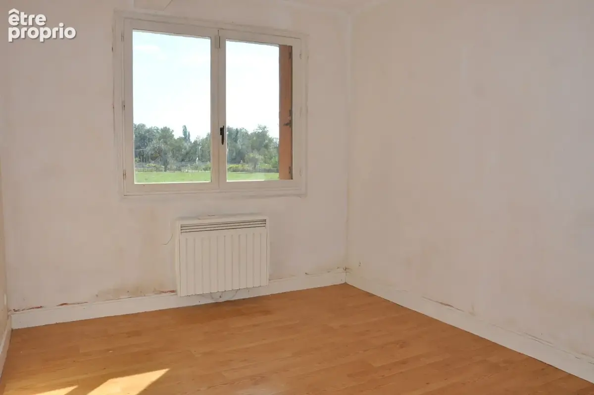 Beau pavillon avec 4 chambres à rafraichir, terrain de 2001 m2 - photo 7