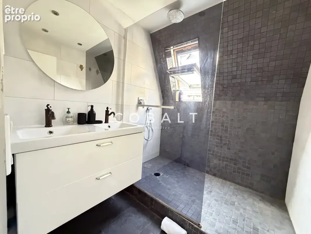 Appartement dernier étage - Paris - Suffren/Champ-de-Mars - photo 9