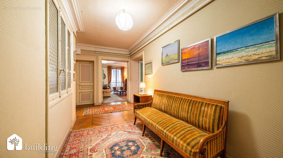 Appartement à PARIS-8E