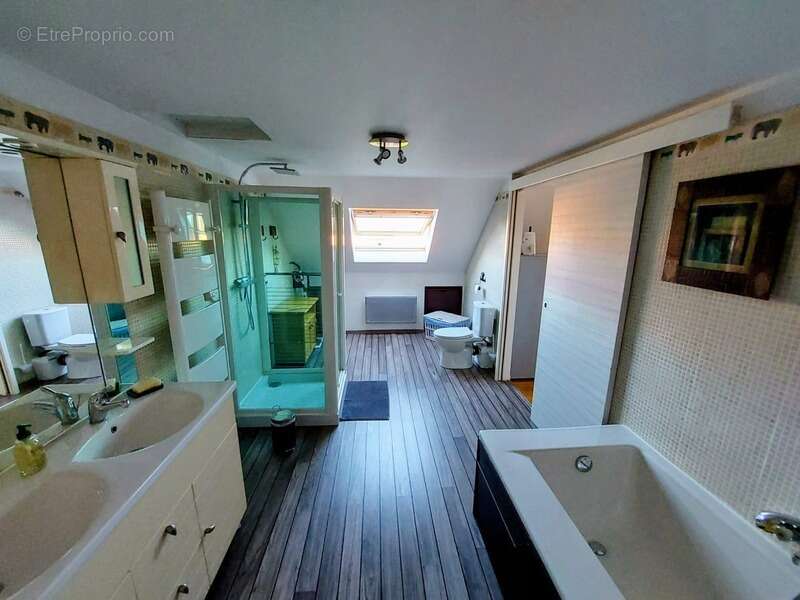 Maison à LA CHAPELLE-D'ARMENTIERES