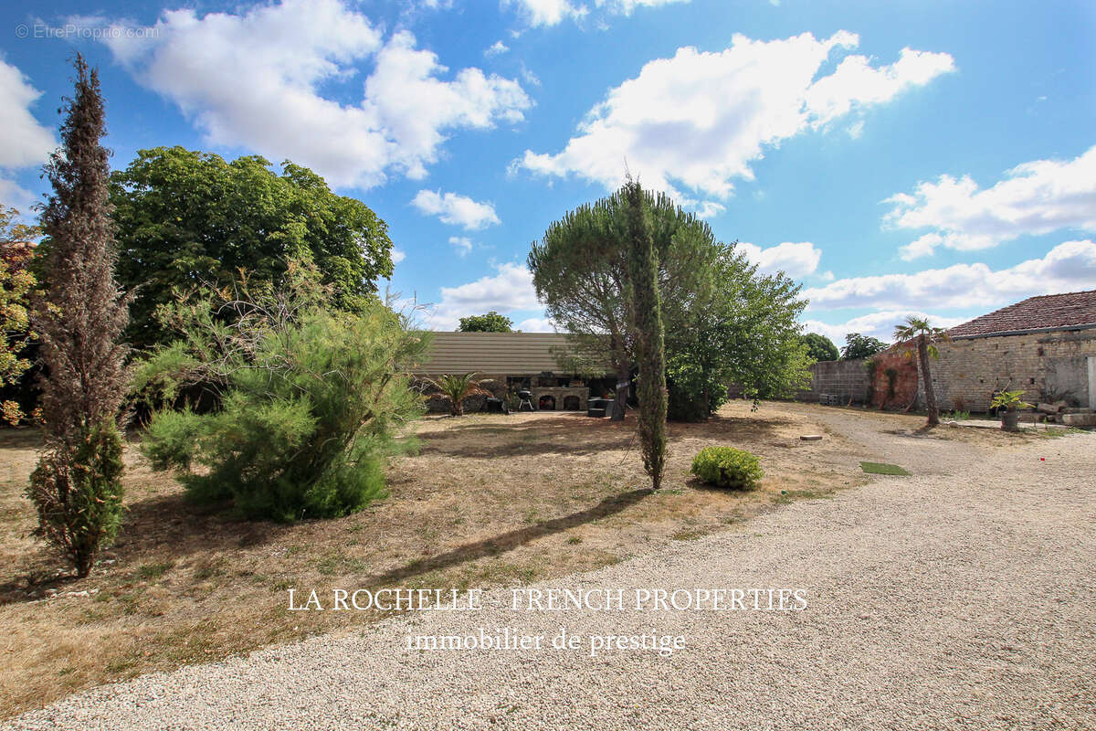 Terrain à LE GUE-D'ALLERE