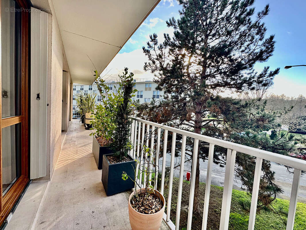 Appartement à FONTENAY-LE-FLEURY