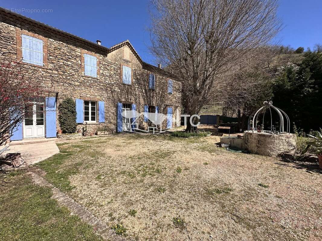 Maison ancienne de caractere avec piscine sur 3190m² de terrain - photo 10