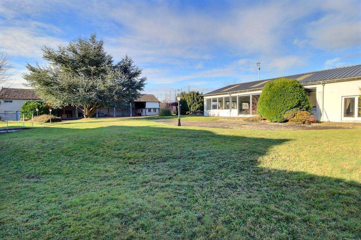 Maison à DOMPIERRE-LES-ORMES