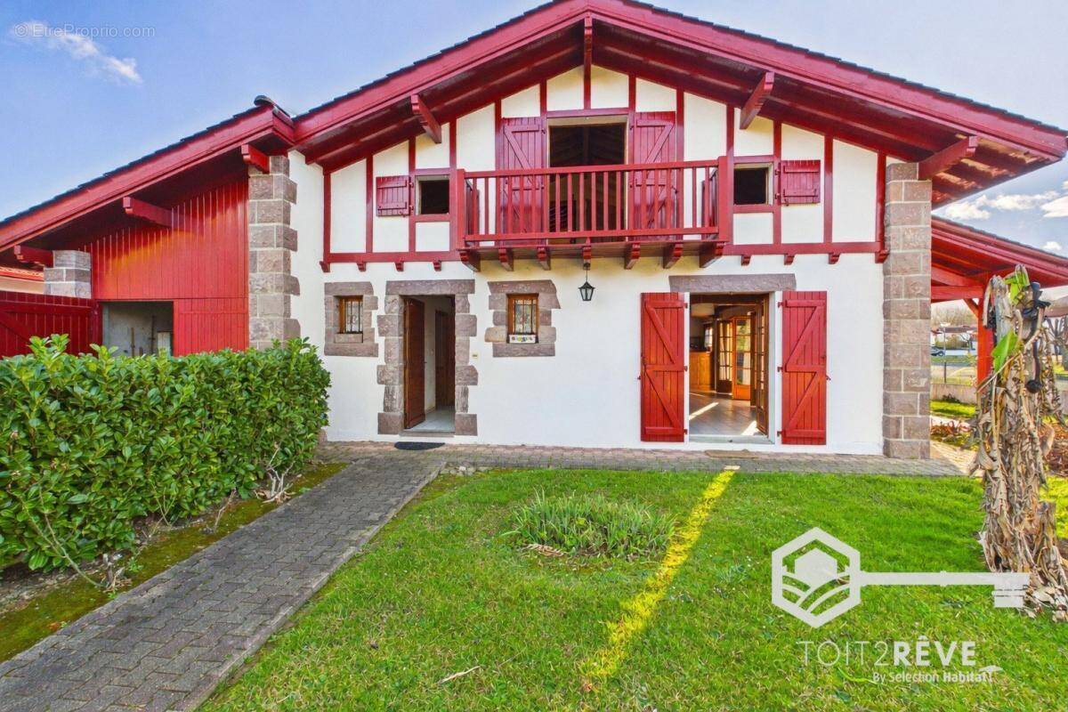 Maison à SAINT-JEAN-PIED-DE-PORT