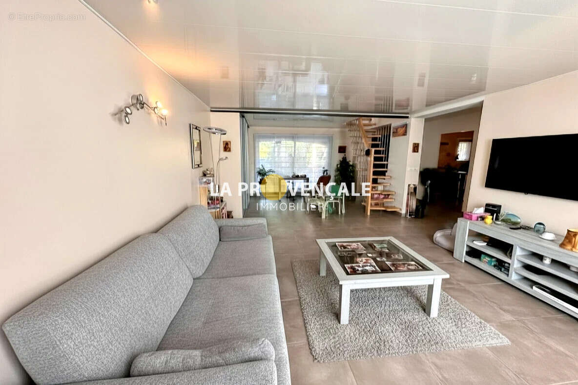 Maison à CADOLIVE