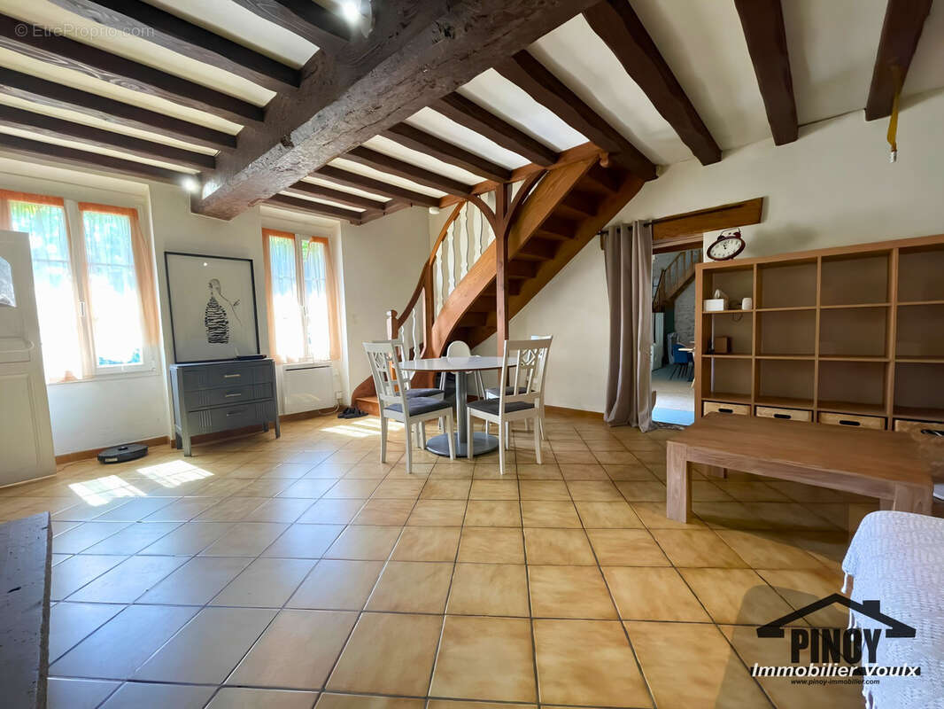 Maison à VOULX