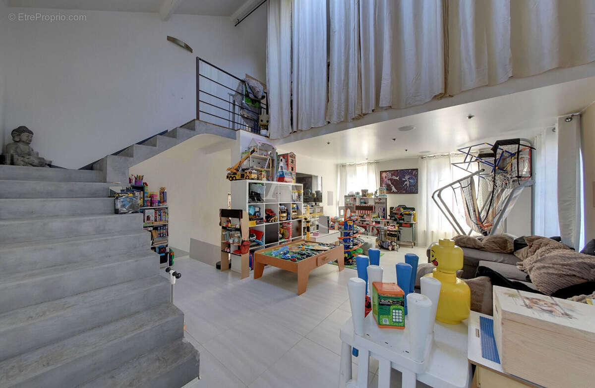 Maison à CHEVRY-COSSIGNY