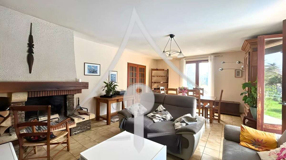 Maison à LAVERNOSE-LACASSE