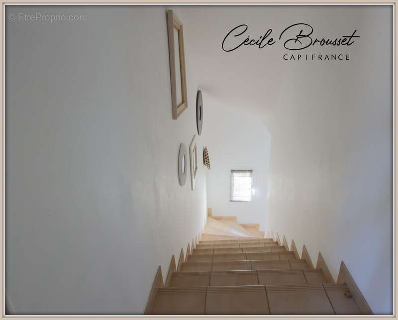 Villa 4 faces à vendre sur 1425 m2 de terrain avec garage et studio indépendant à REYNES (66) - photo 16
