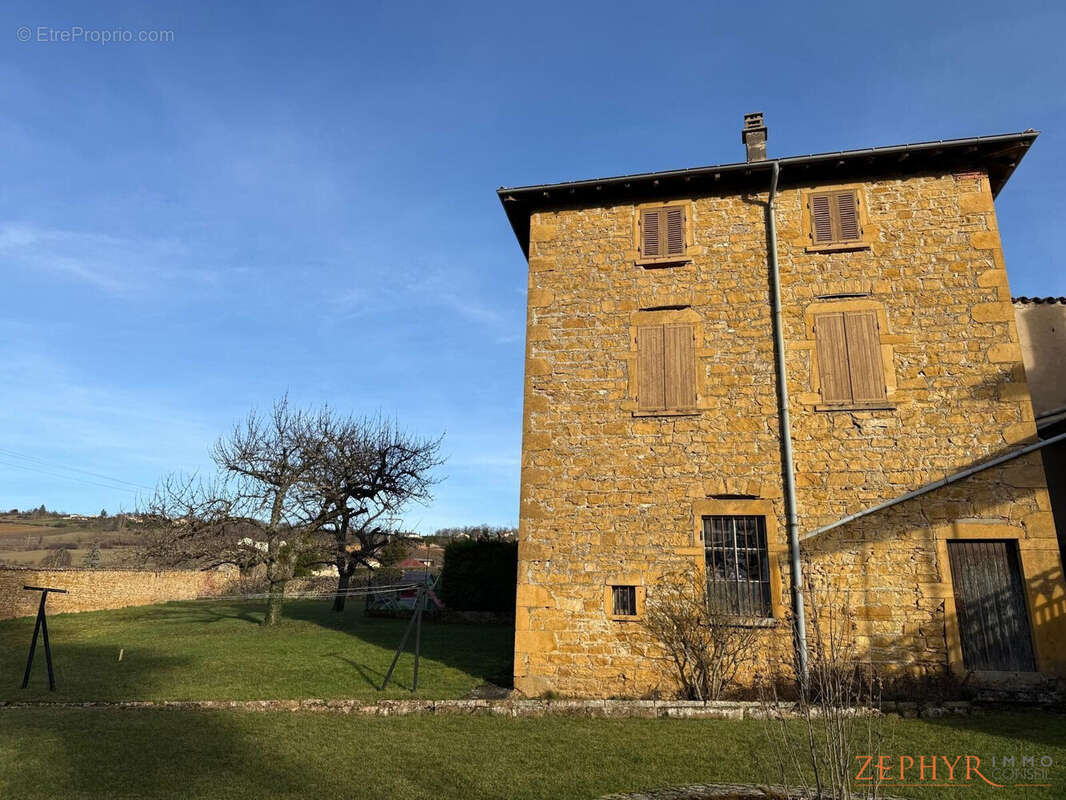 Maison à OINGT
