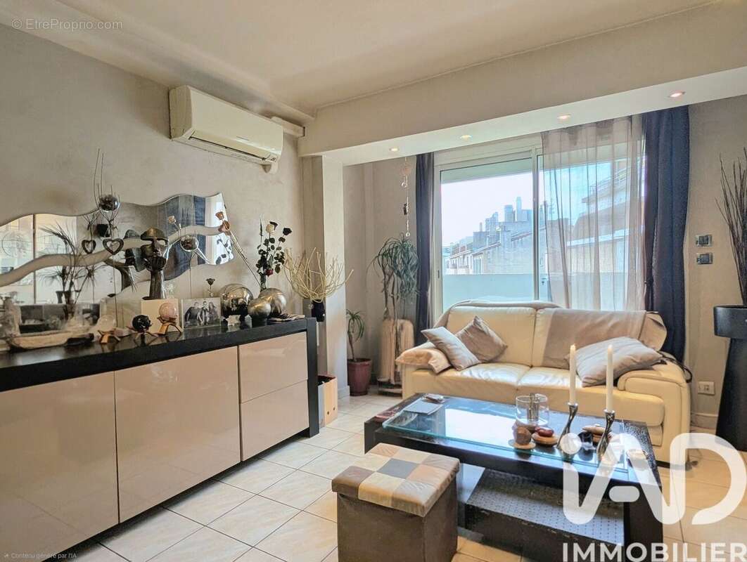 Photo 2 - Appartement à MARSEILLE-5E