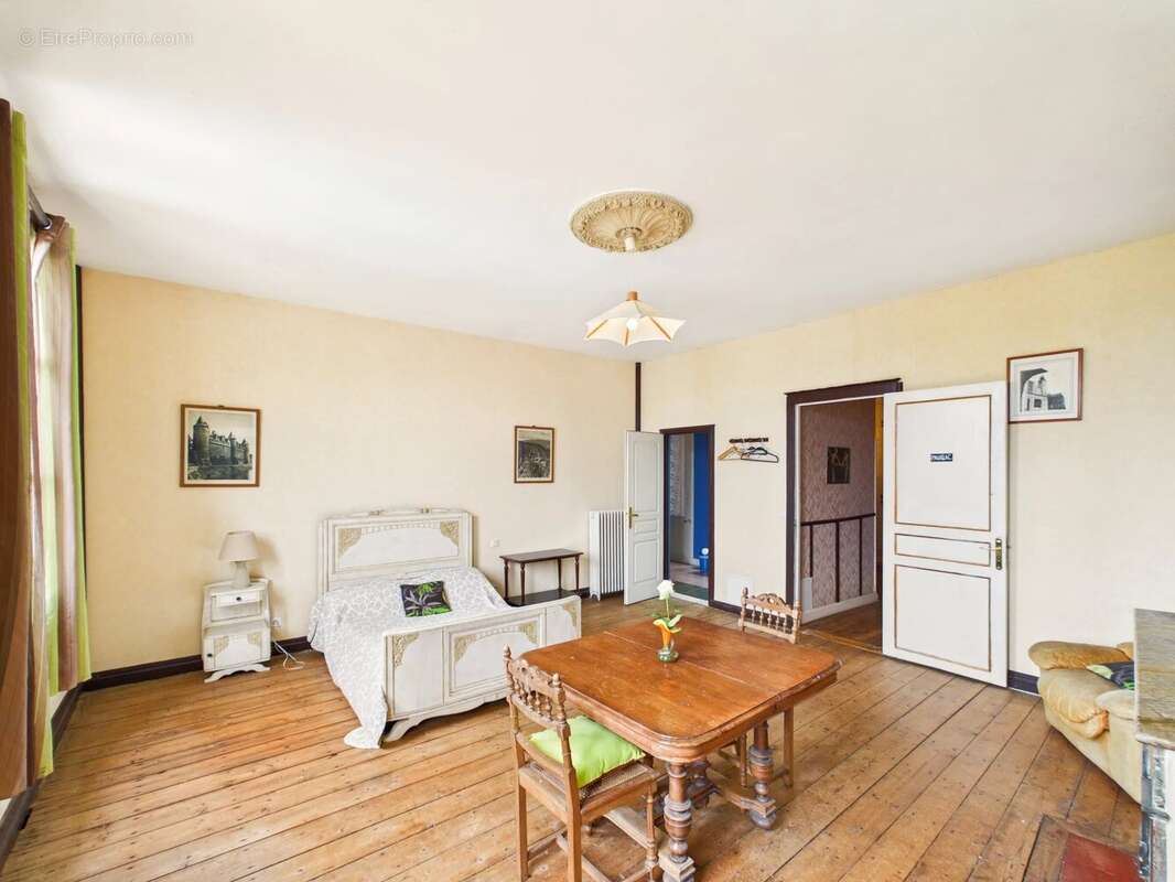 Maison à CASTILLON-LA-BATAILLE