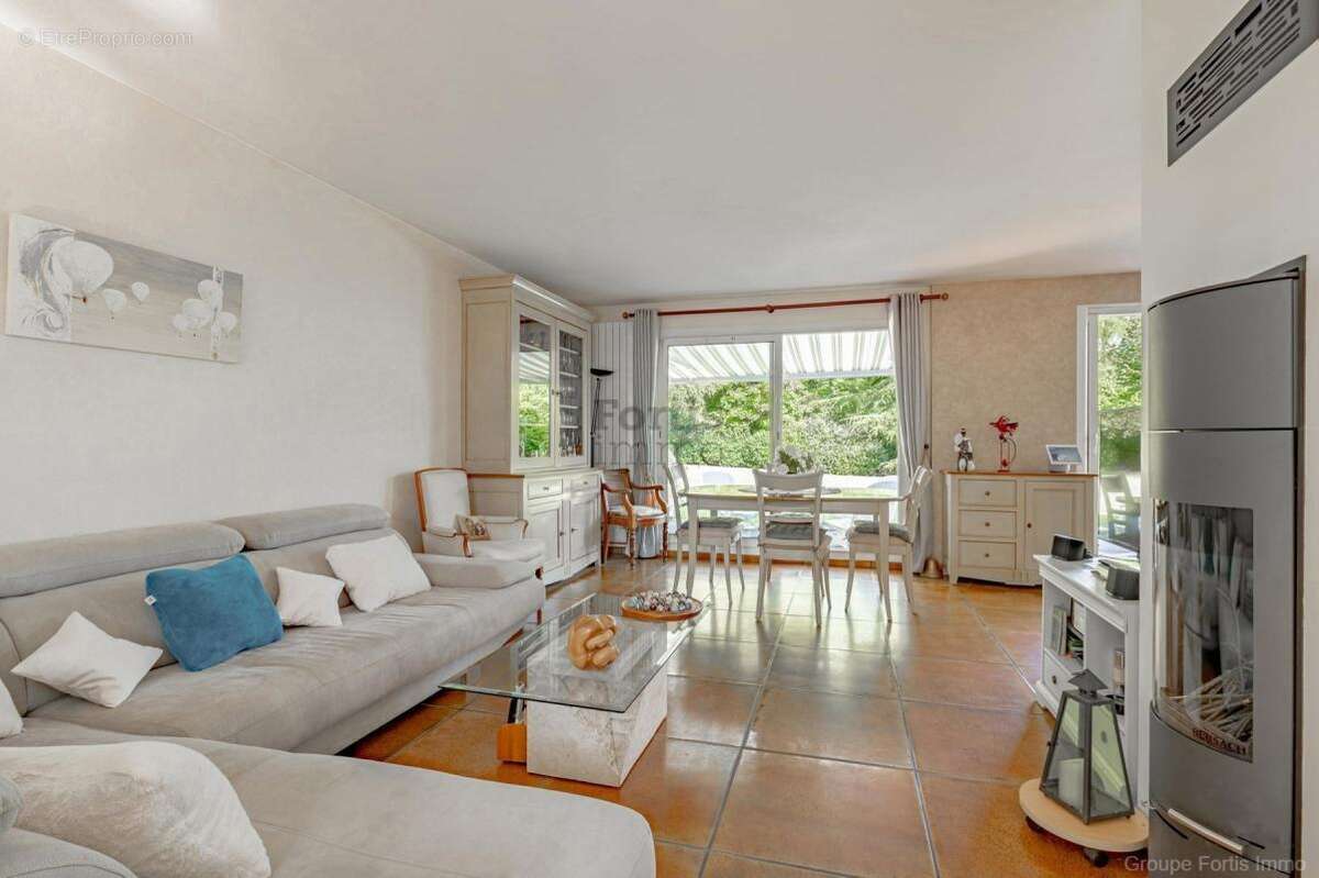 Maison à BOISSISE-LE-ROI