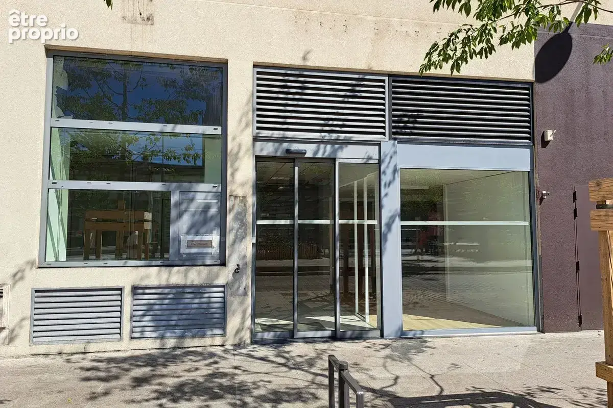 Local commercial ou professionnel de 213 m² - VILLEURBANNE - photo 13