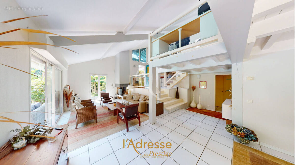 Maison à BASSUSSARRY