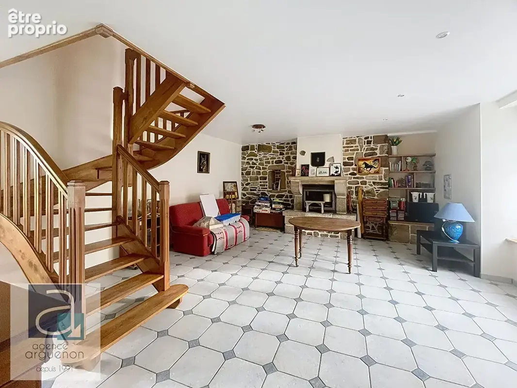 CAULNES- Propriété de caractère avec gîte indépendant et vastes dépendances - photo 2