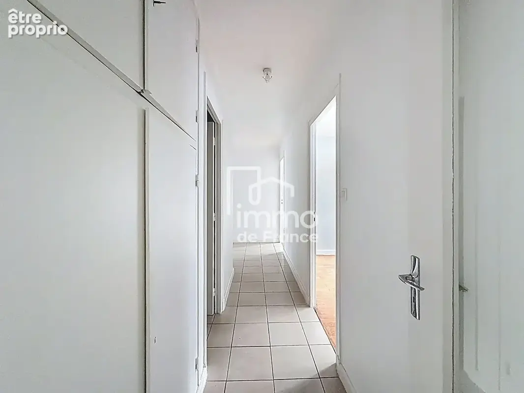 Appartement Oyonnax 5 pièce(s) 101.02 m2 - photo 5