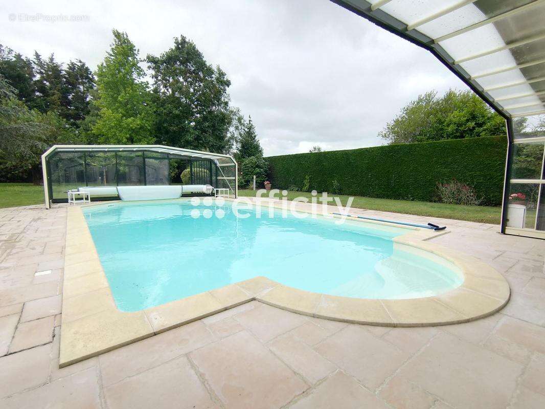 Maison à SAINT-ETIENNE-DE-MONTLUC