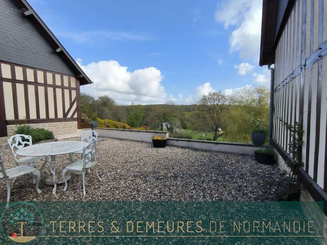 Maison à PONT-L&#039;EVEQUE