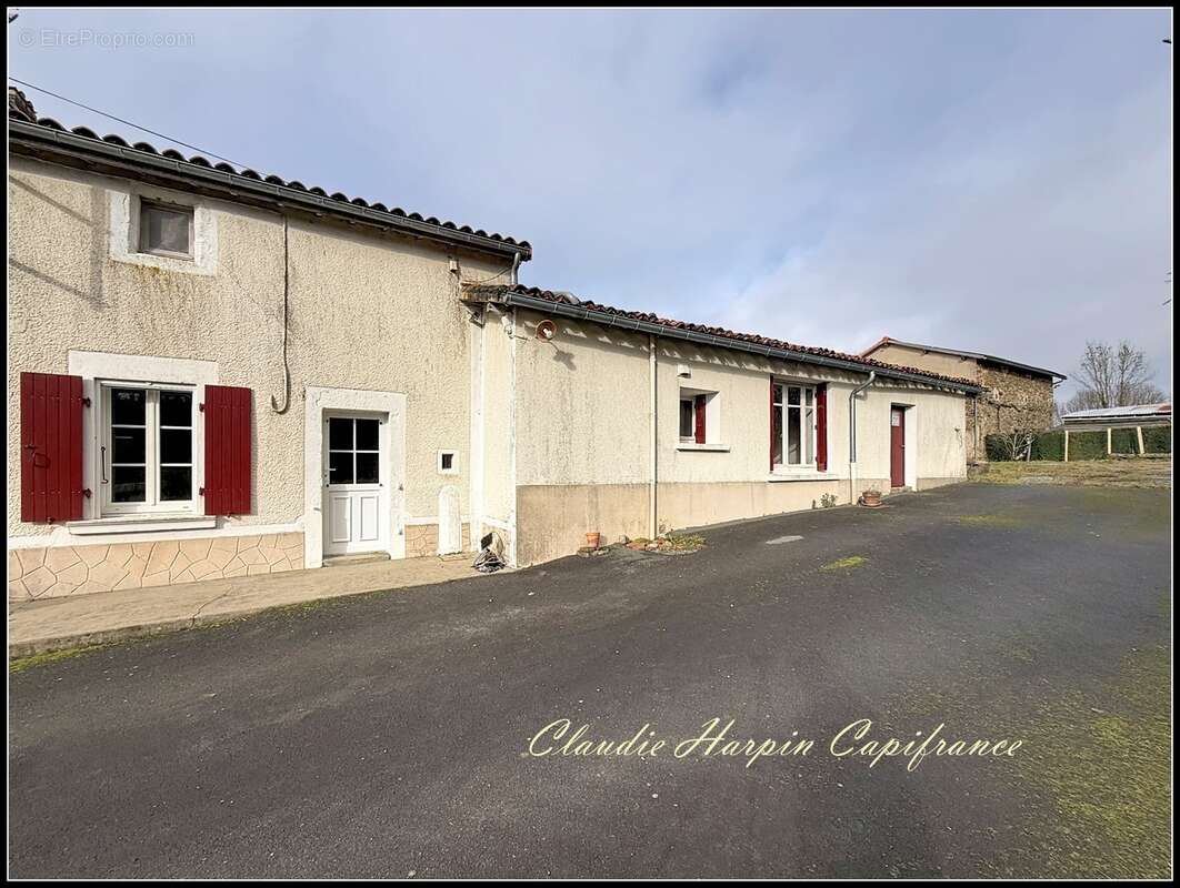 Maison à vendre 3 pièces VOUHE (79) environ 67 m² habitable, grandes dépendances - terrain 1147 m² - photo 3