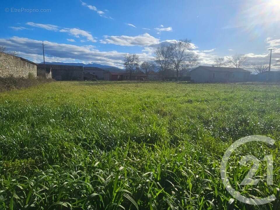 Terrain 2176 m² à Beauchalot  - photo 2