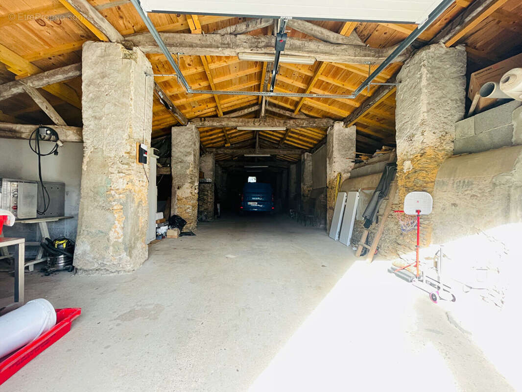 Maison à COMMEQUIERS