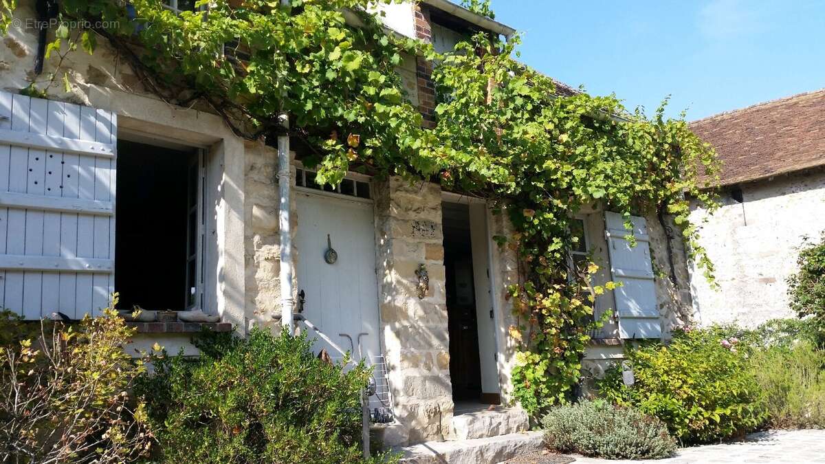 Maison à BREUX-JOUY