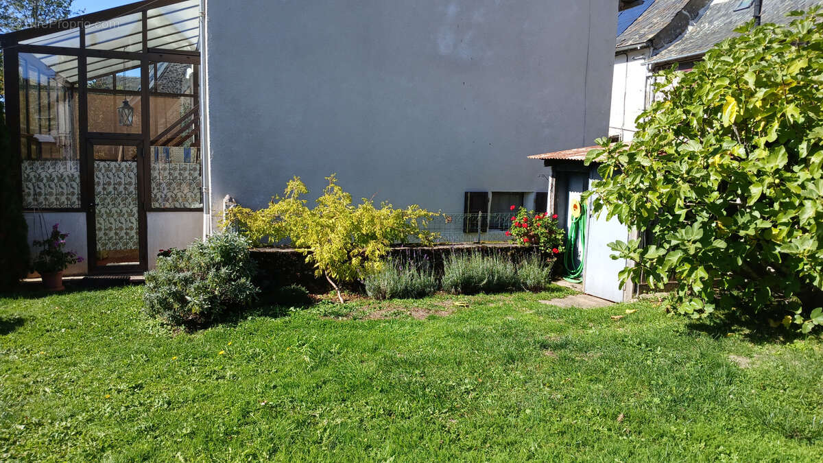 Maison à CHAUSSENAC