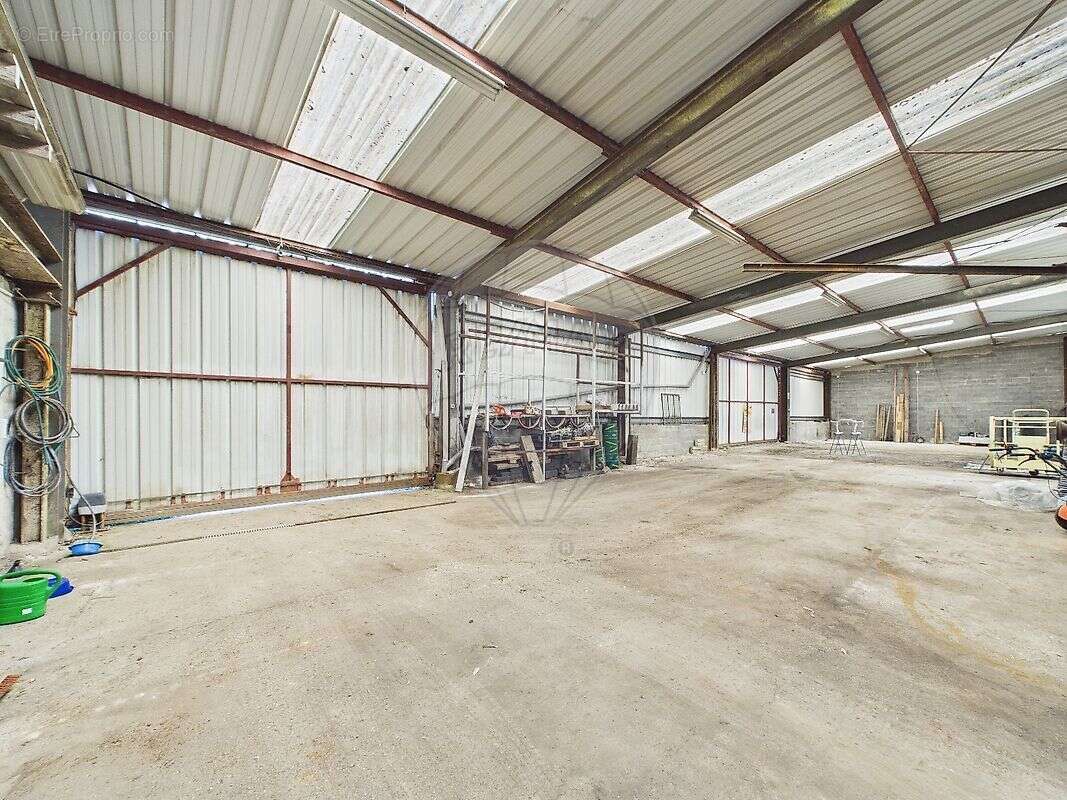 Maison à MANGIENNES