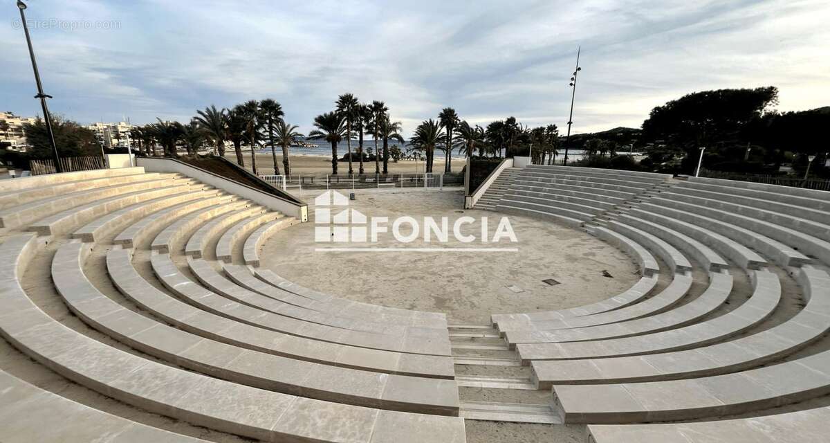 Appartement à BORMES-LES-MIMOSAS