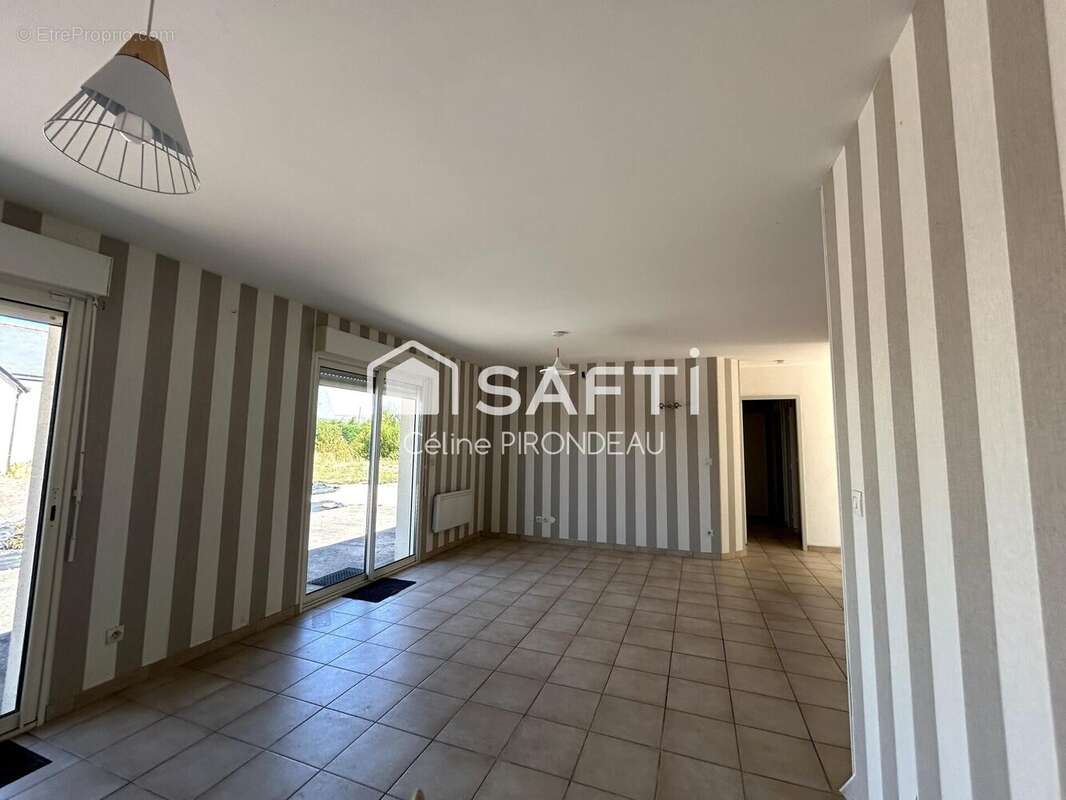 Maison 104 m² à Brain-Sur-Allonnes  - photo 3