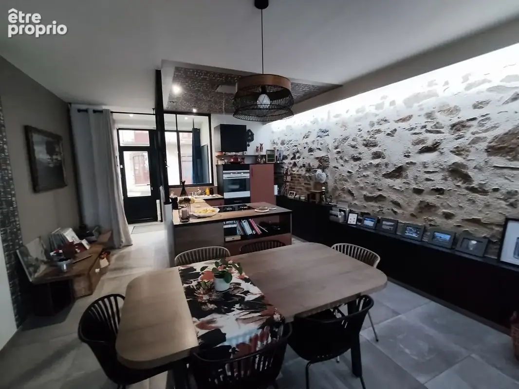 SALLE A MANGER - CUISINE AUTRE VUE