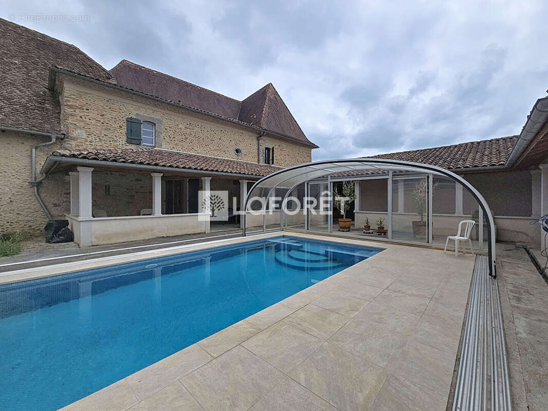 Demeure béarnaise avec piscine entre Salies de Béarn et Orthez 8 pièces 290m² - photo 5