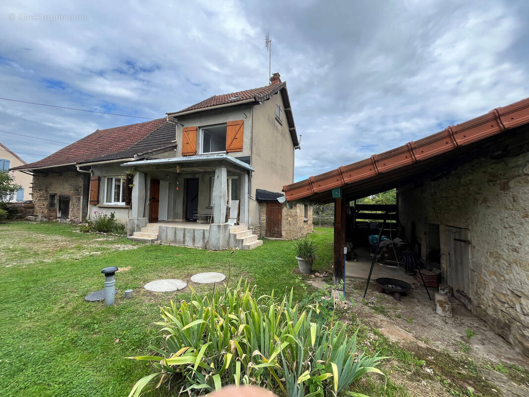Maison à L'ABERGEMENT-DE-CUISERY