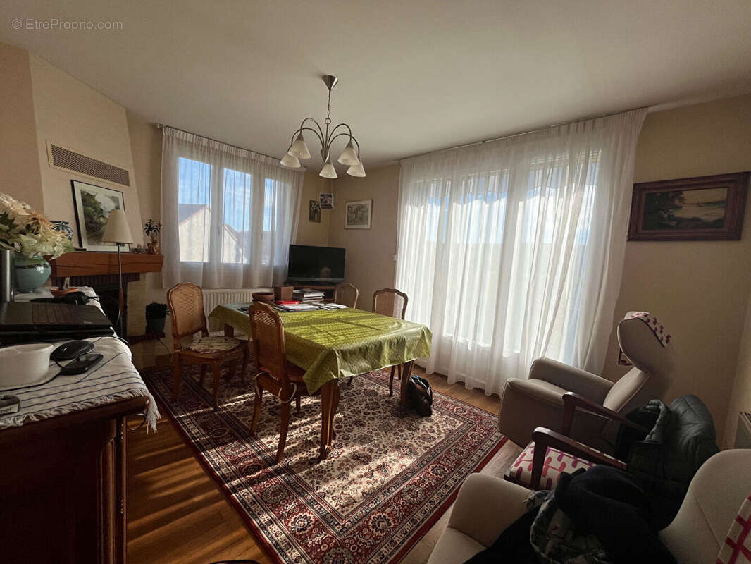 Maison à COURTIVRON