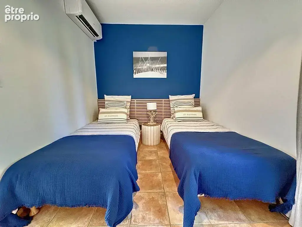 Vente à Terme LIBRE sur 18 ans - Villa (3 appartements DUPLEX + piscine) sur 910m²  à Saint Aygulf 83370 - photo 5