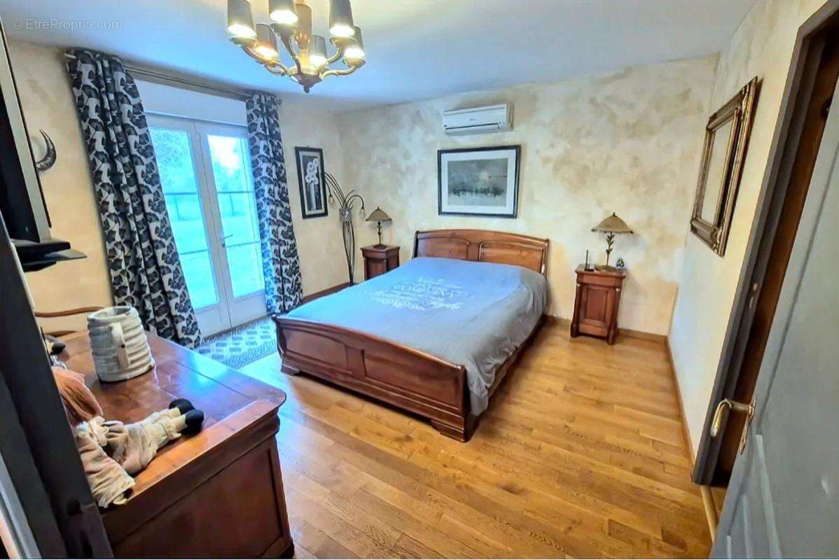 Maison à MONTGIVRAY