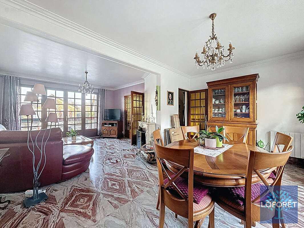 Maison à VIGNEUX-SUR-SEINE