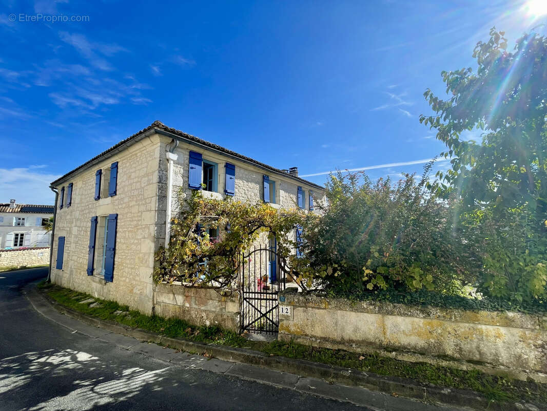 Maison à CRAZANNES