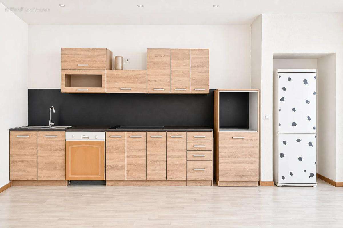 Maison spacieuse 8 pièces rénovée à Montbazens - photo 3