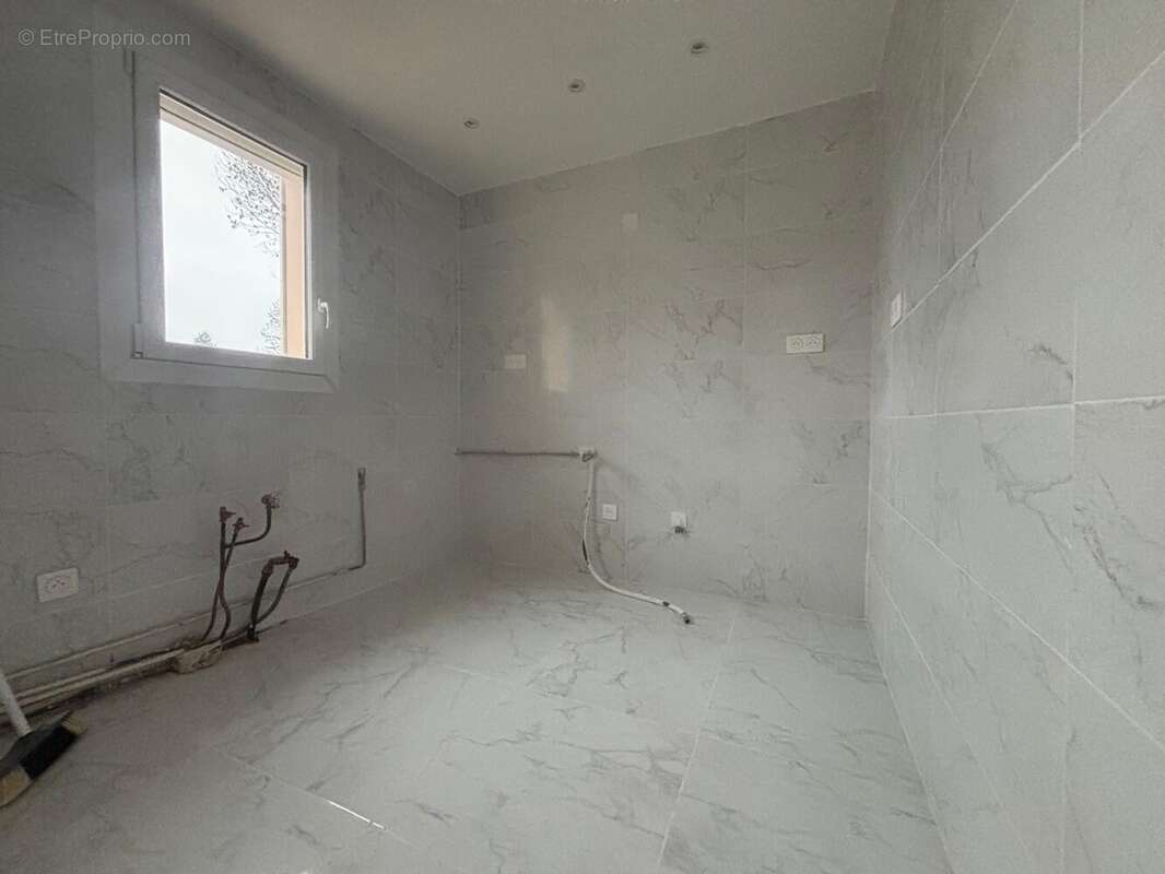 Maison à SAINT-PIERRE-DU-PERRAY