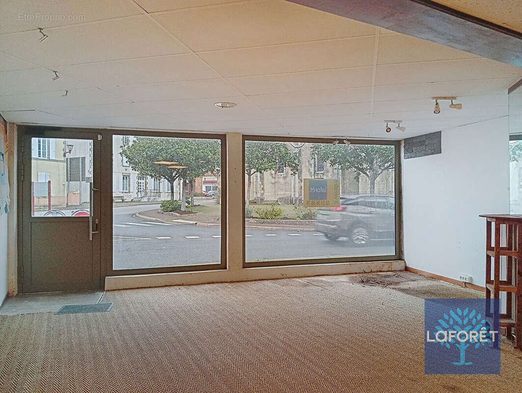 Commerce à LA FERRIERE