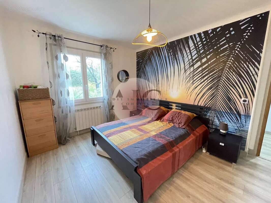 Maison à TOURRETTES