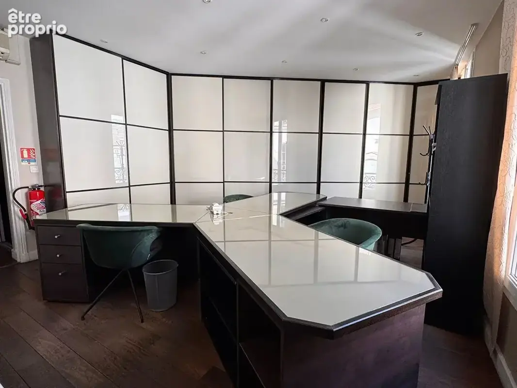 Paris-2ème-Ensemble de bureaux 97.20M² - photo 3