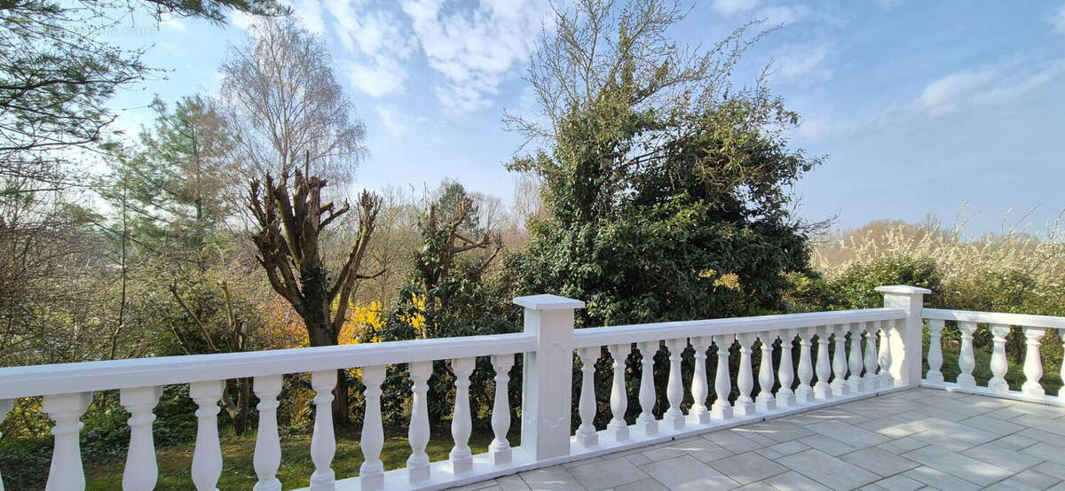 Maison à BRUAY-LA-BUISSIERE