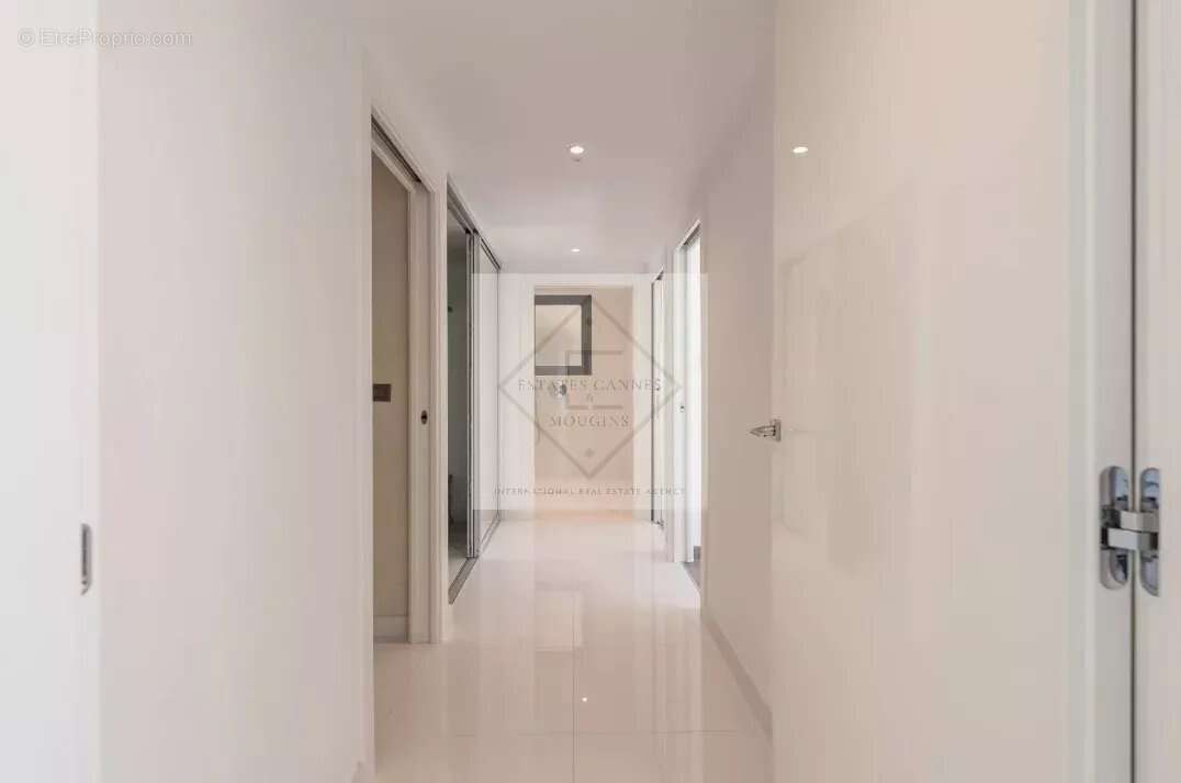 Appartement à ROQUEBRUNE-CAP-MARTIN